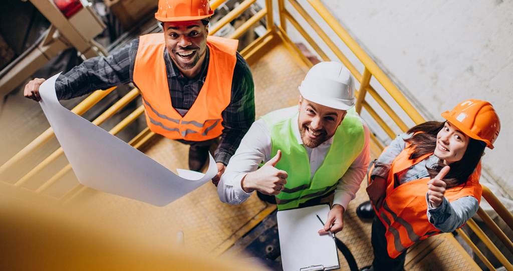 Prevención de riesgos laborales en actividades de alto riesgo: construcción y obra civil en Ecuador